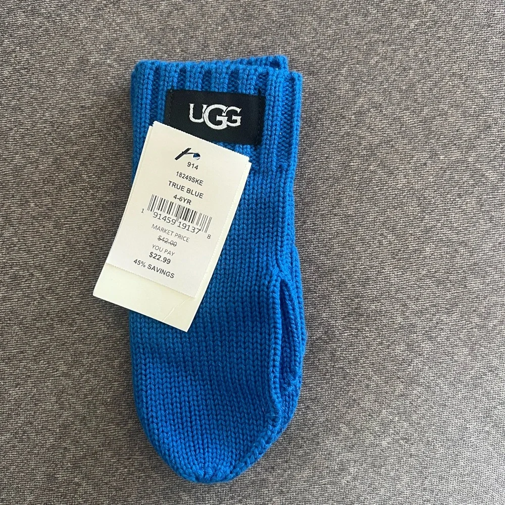 NWT 4-6 year UGG Mittens